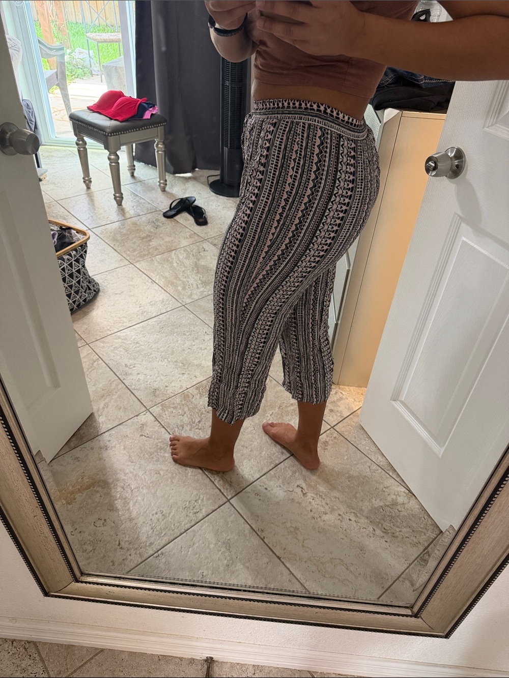 Robert Louis Black & White Printed Cropped Drawstring Pants - Picture 3 of 5
